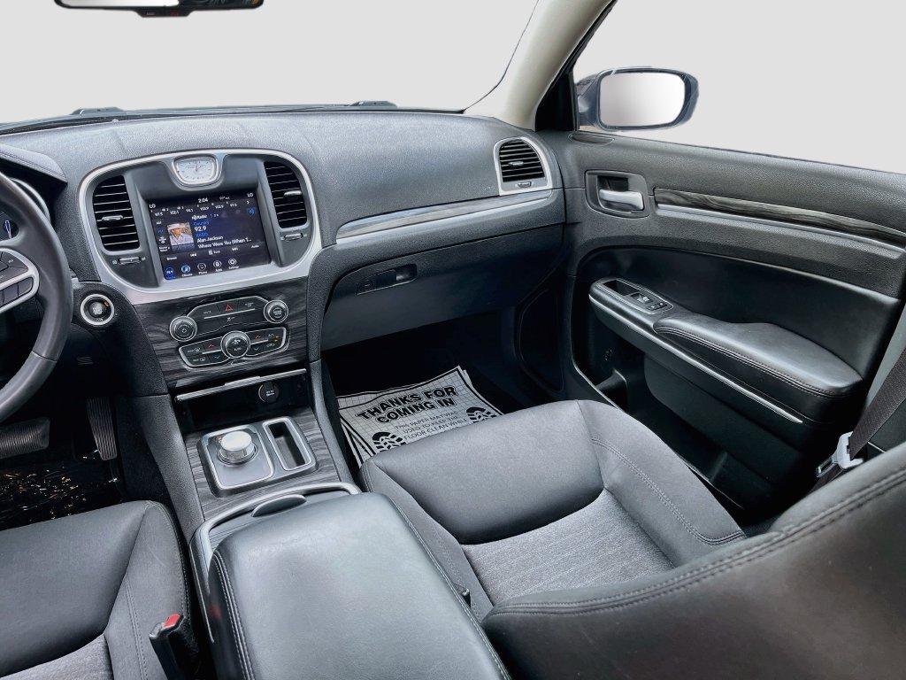 Used 2022 Chrysler 300 Touring w/ Sport Appearance Package RWD image 21