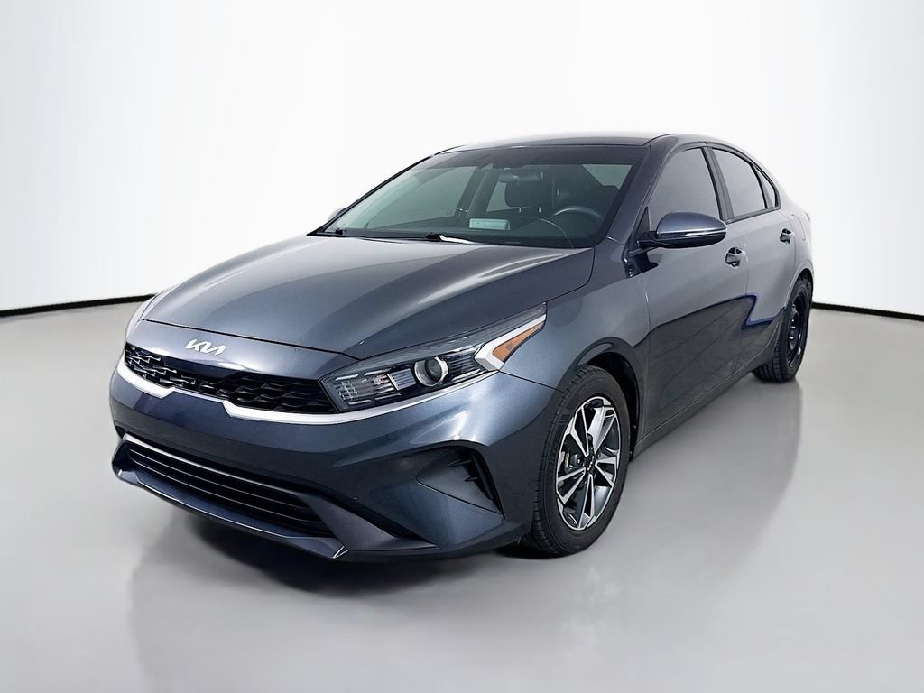 Used 2024 Kia Forte LXS w/ LXS Technology Package FWD image 3