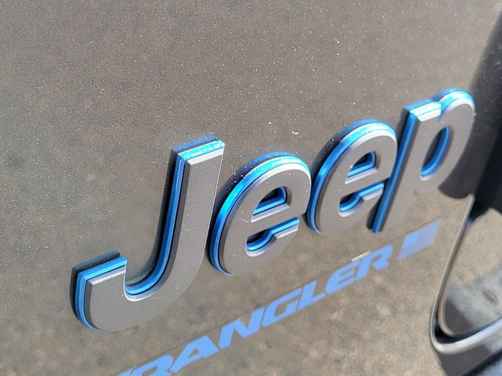 Used 2024 Jeep Wrangler Unlimited image 12