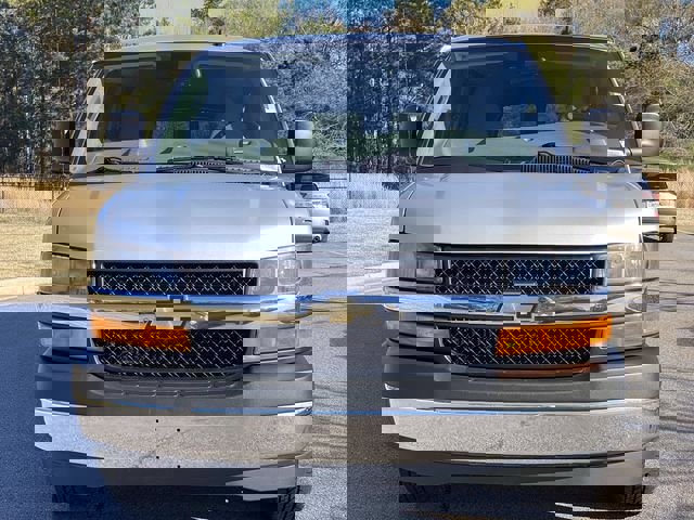 Used 2025 Chevrolet Express 3500 LT w/ LT Preferred Equipment Group image 11