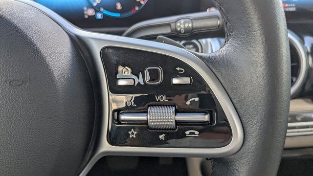 Used 2020 Mercedes-Benz GLB 250 4MATIC image 29