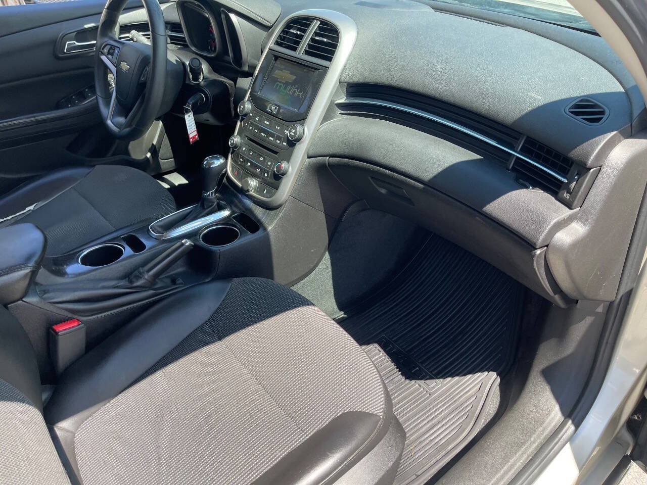 Used 2015 Chevrolet Malibu LT w/ Power Convenience Package FWD image 28