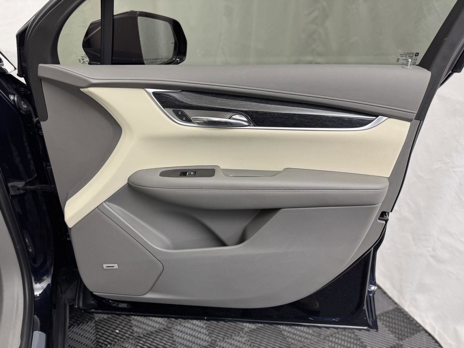 Used 2021 Cadillac XT6 Premium Luxury image 38