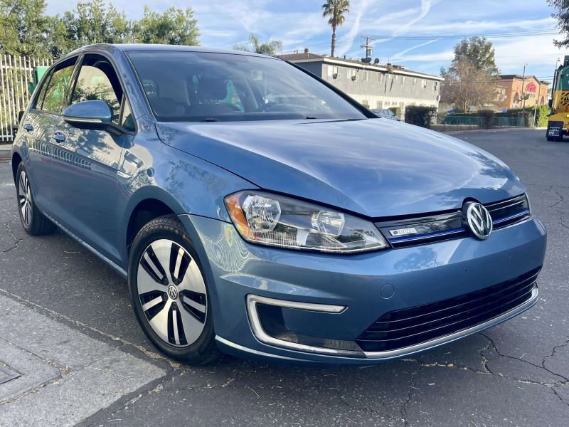 Used 2016 Volkswagen e-Golf SE w/ DC Fast Charging Package image 5