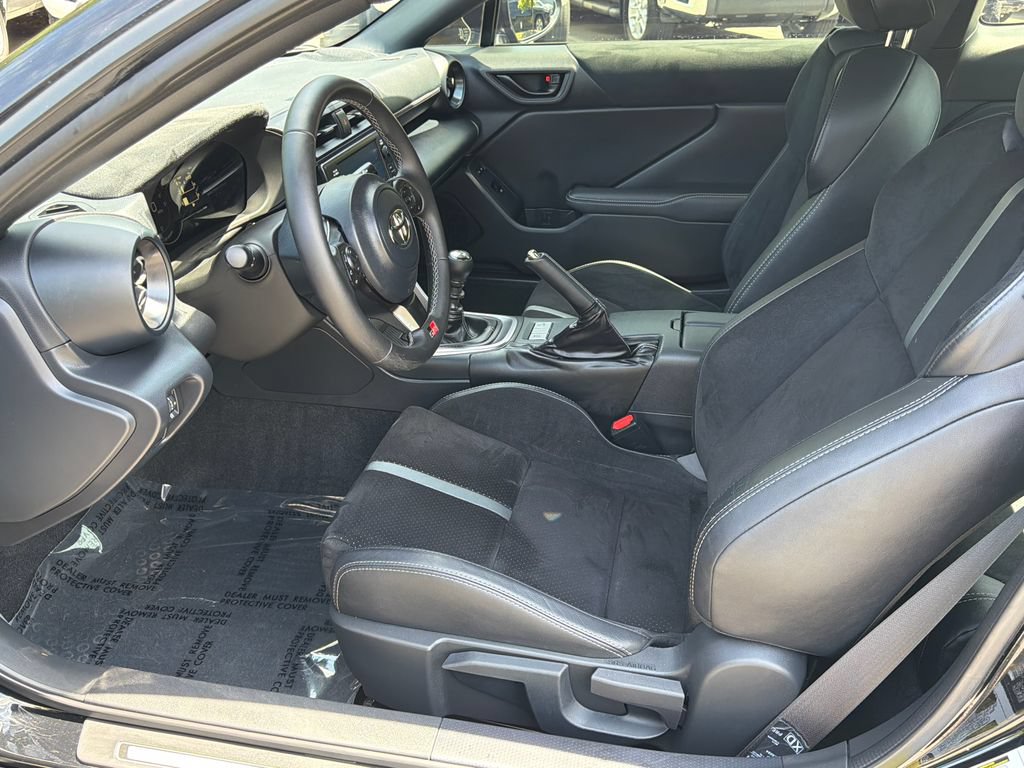 Used 2023 Toyota GR86 Premium w/ ALL Weather Mat Package (TMS) RWD image 18