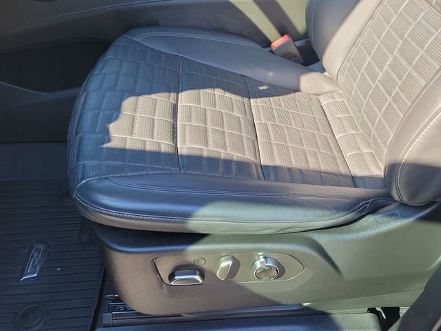 Used 2022 Cadillac Escalade ESV Sport Platinum w/ Heavy-Duty Trailer Package image 24