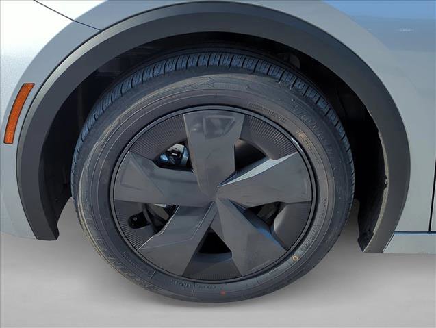 Used 2026 Toyota Prius LE image 9