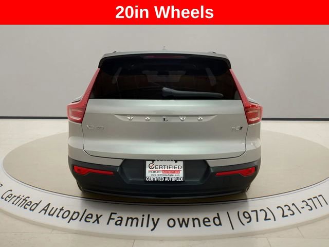 Used 2025 Volvo XC40 B5 Plus image 3