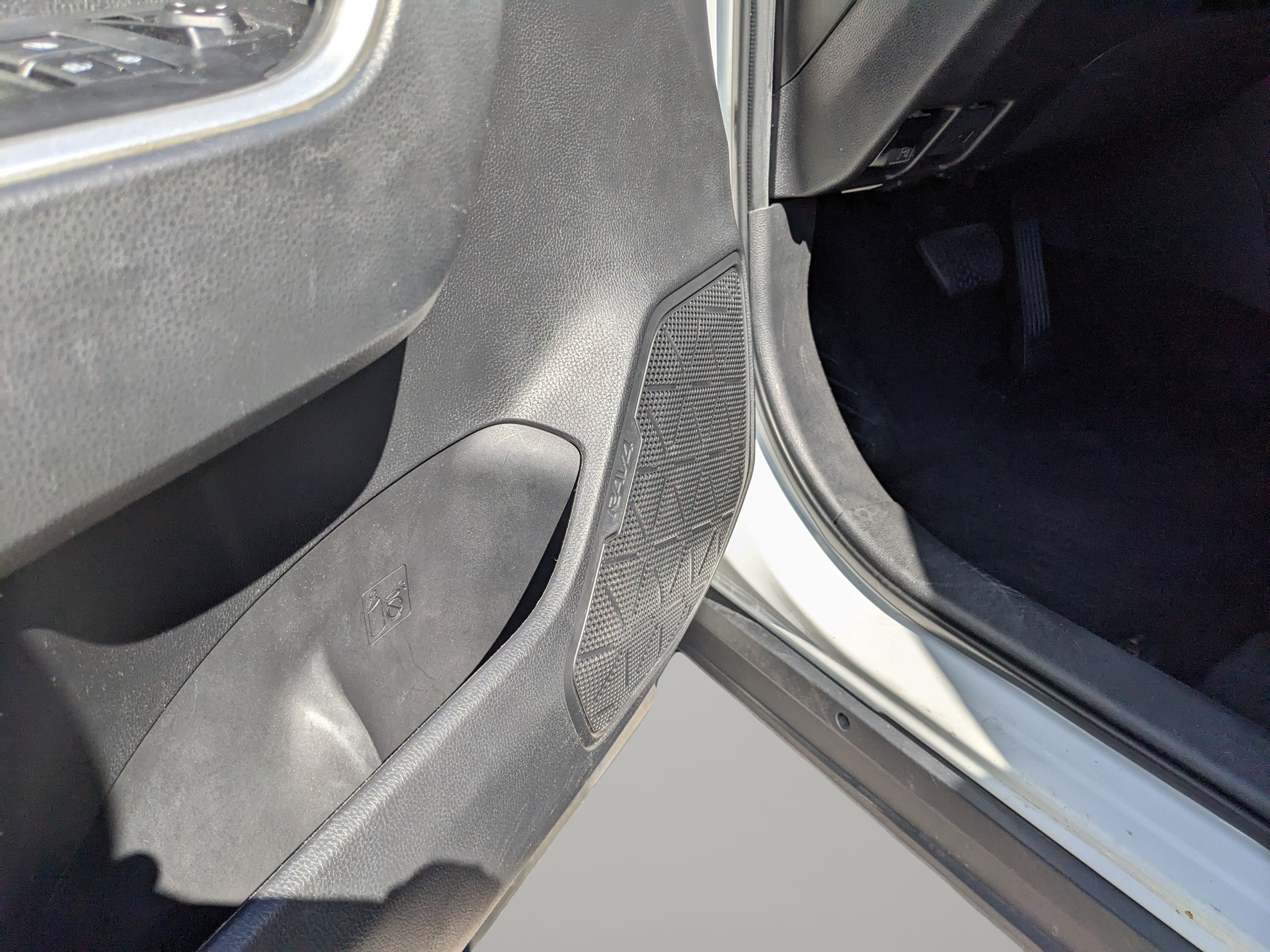 Used 2024 Toyota RAV4 XLE Premium FWD image 26