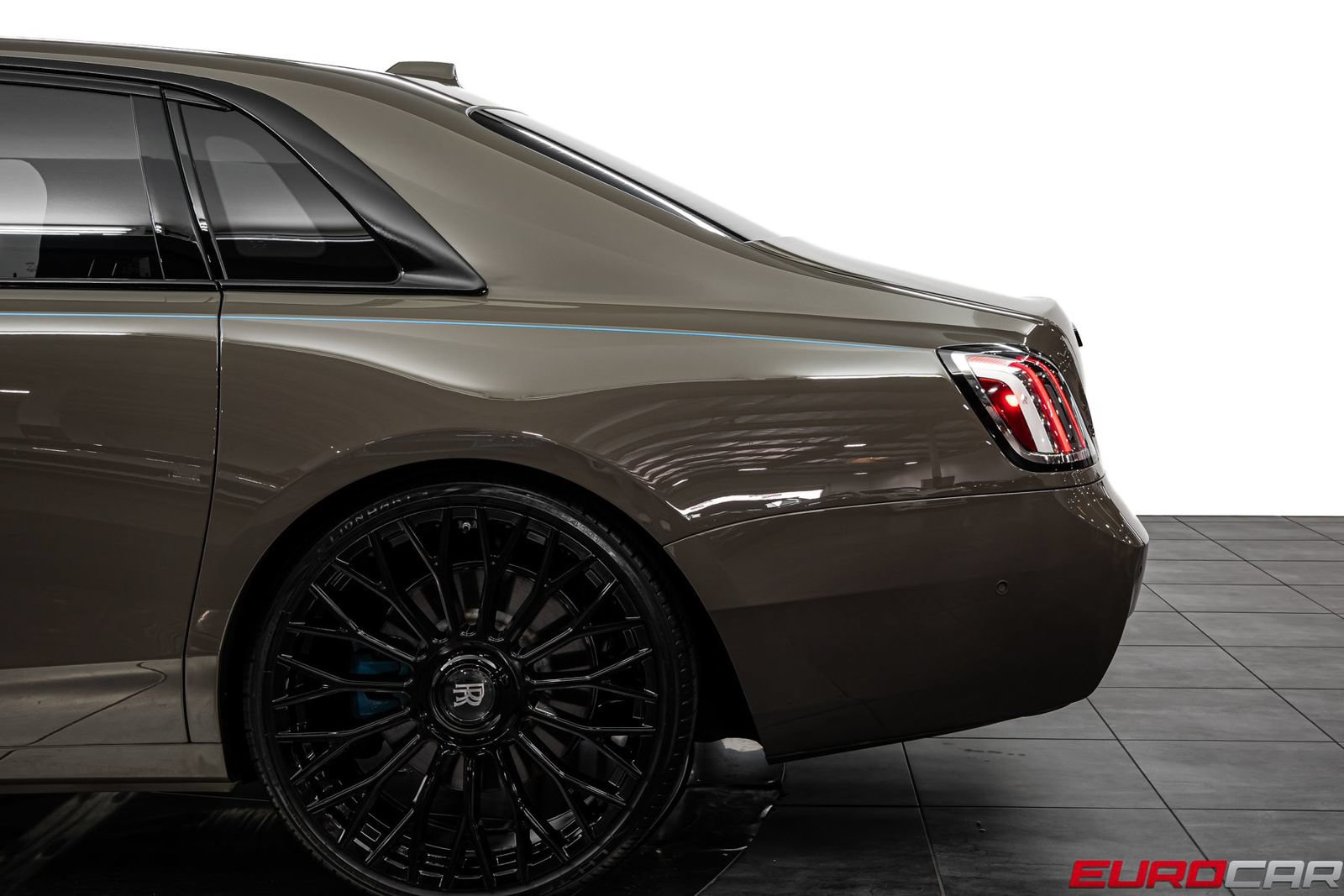 Used 2025 Rolls-Royce Ghost AWD/4WD image 16