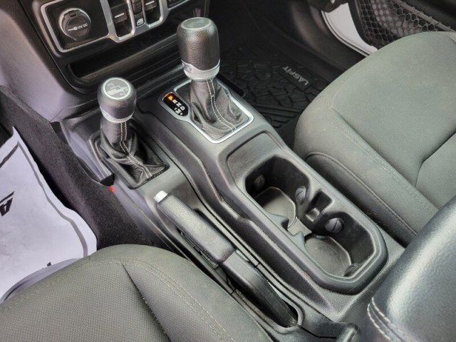 Used 2020 Jeep Wrangler Unlimited Sahara image 16