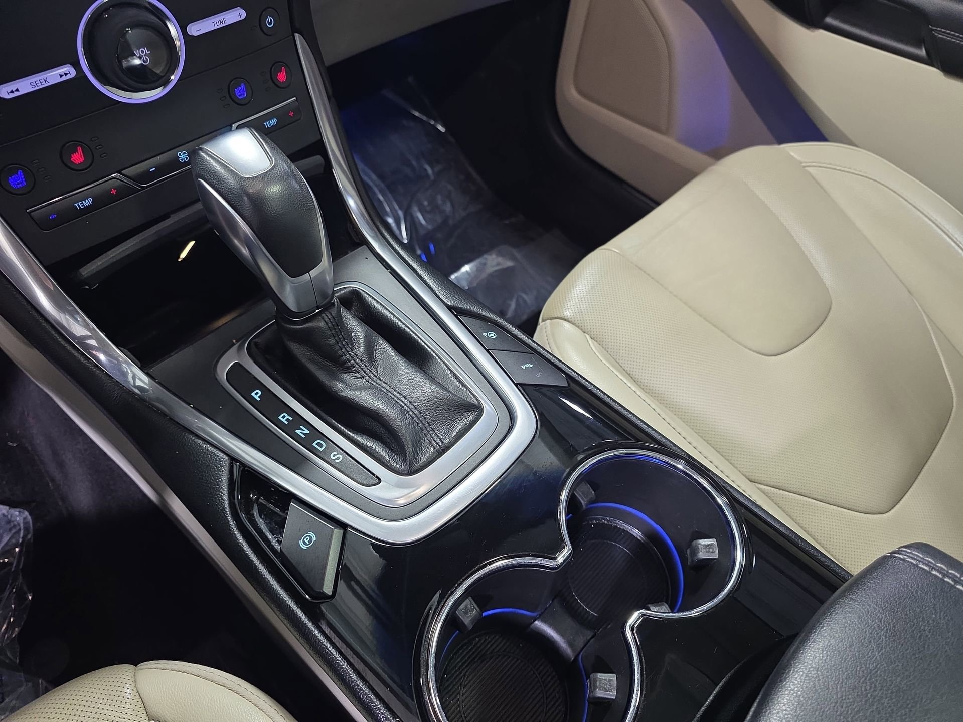 Used 2016 Ford Edge Titanium w/ Equipment Group 302A FWD image 25
