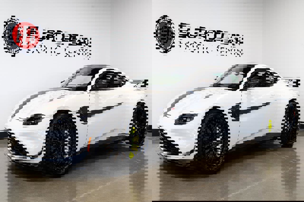 Used 2023 Aston Martin V8 Vantage Coupe image 24