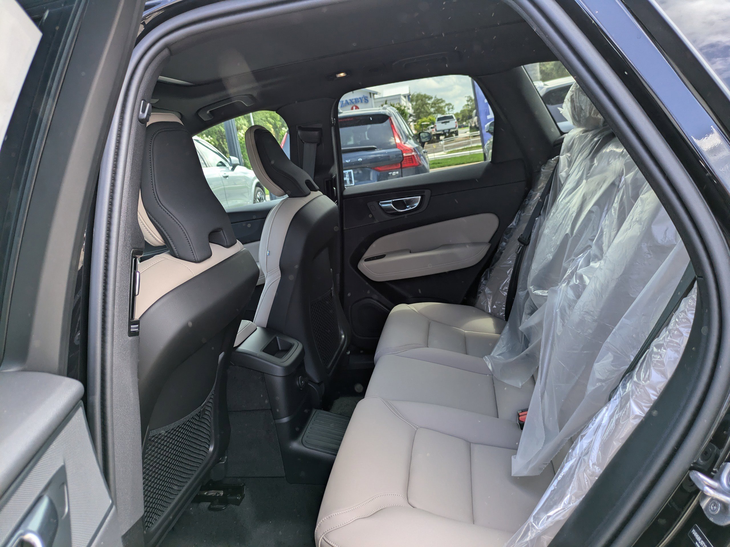 New 2026 Volvo XC60 T8 Core image 15