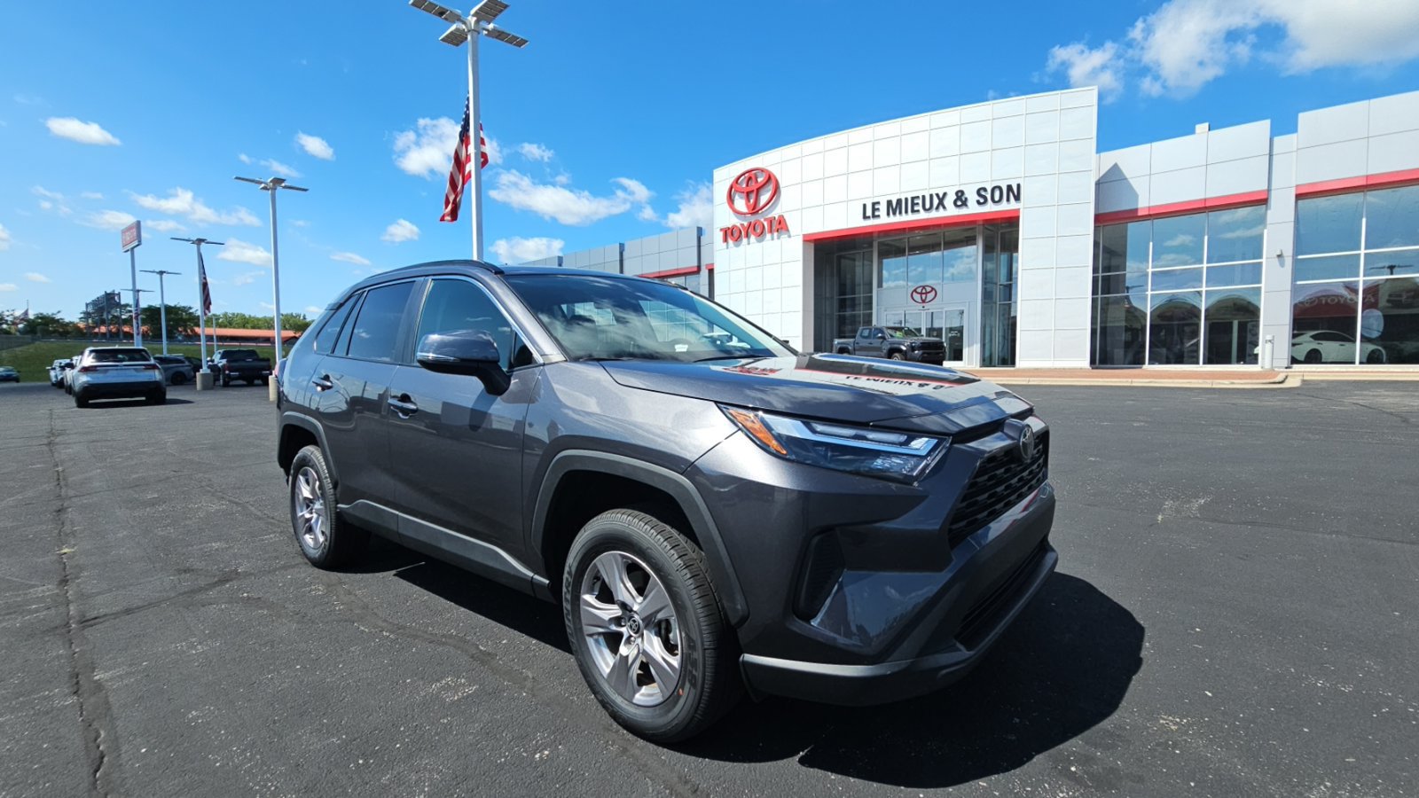 Certified 2025 Toyota RAV4 XLE AWD/4WD image 1