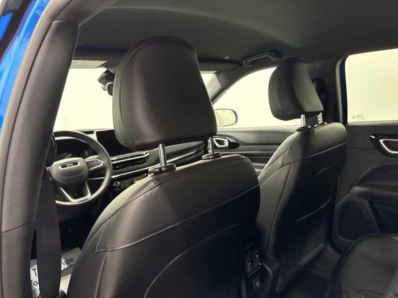 New 2026 Jeep Compass Latitude image 17