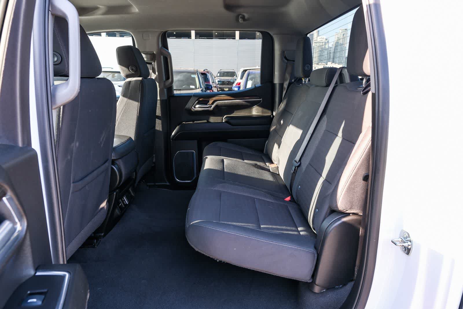 Used 2025 Chevrolet Silverado 1500 LT RWD image 19