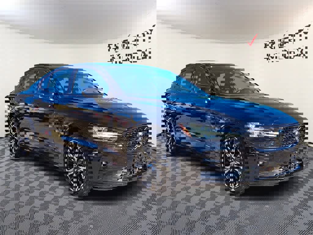 Used 2024 Volvo S60 B5 Core image 3