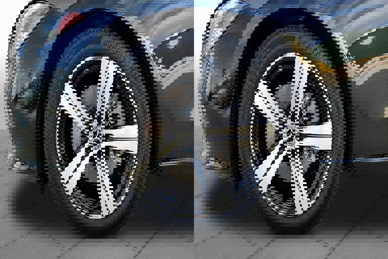 Used 2025 Mercedes-Benz C 300 Sedan image 12