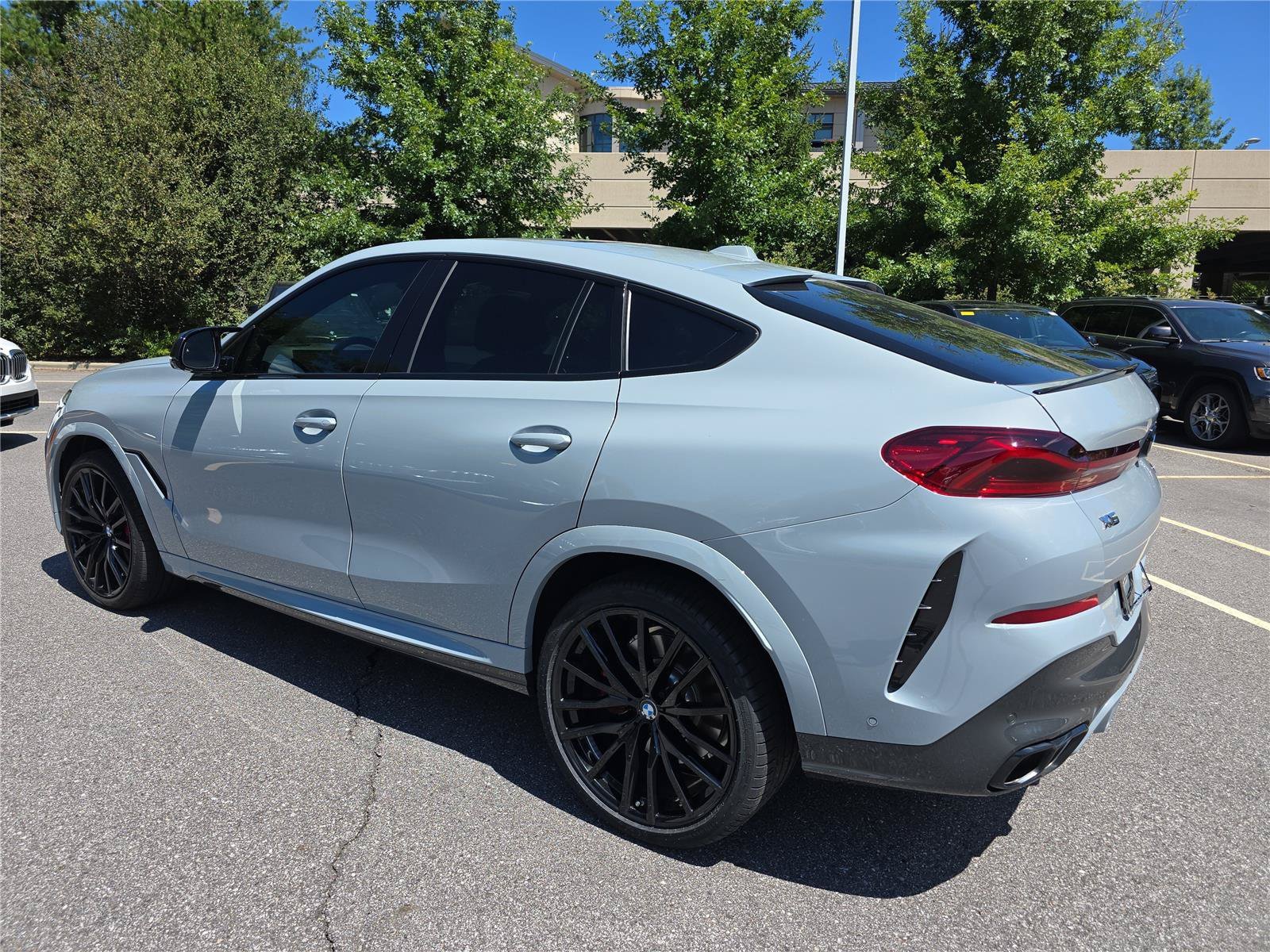 Used 2026 BMW X6 M60i AWD/4WD image 5