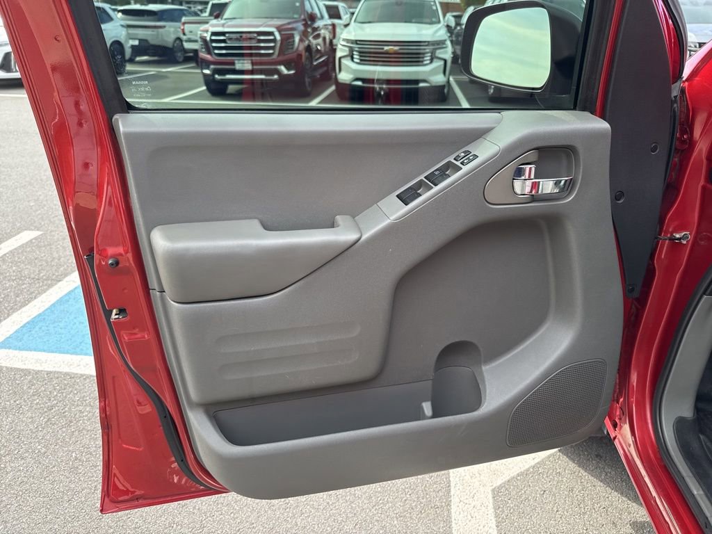 Used 2017 Nissan Frontier SV image 13