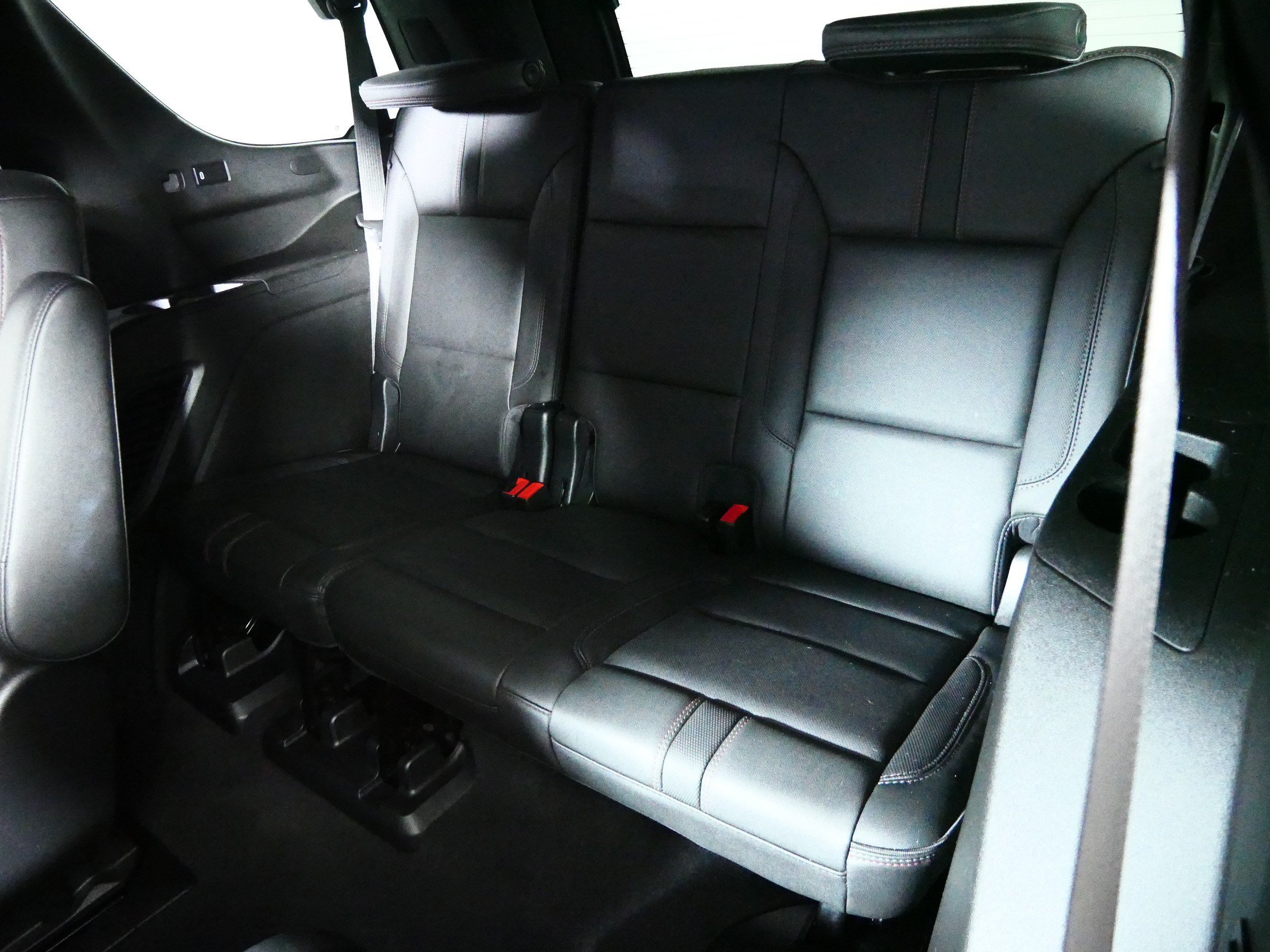 Used 2022 Chevrolet Tahoe RST w/ Luxury Package AWD/4WD image 33