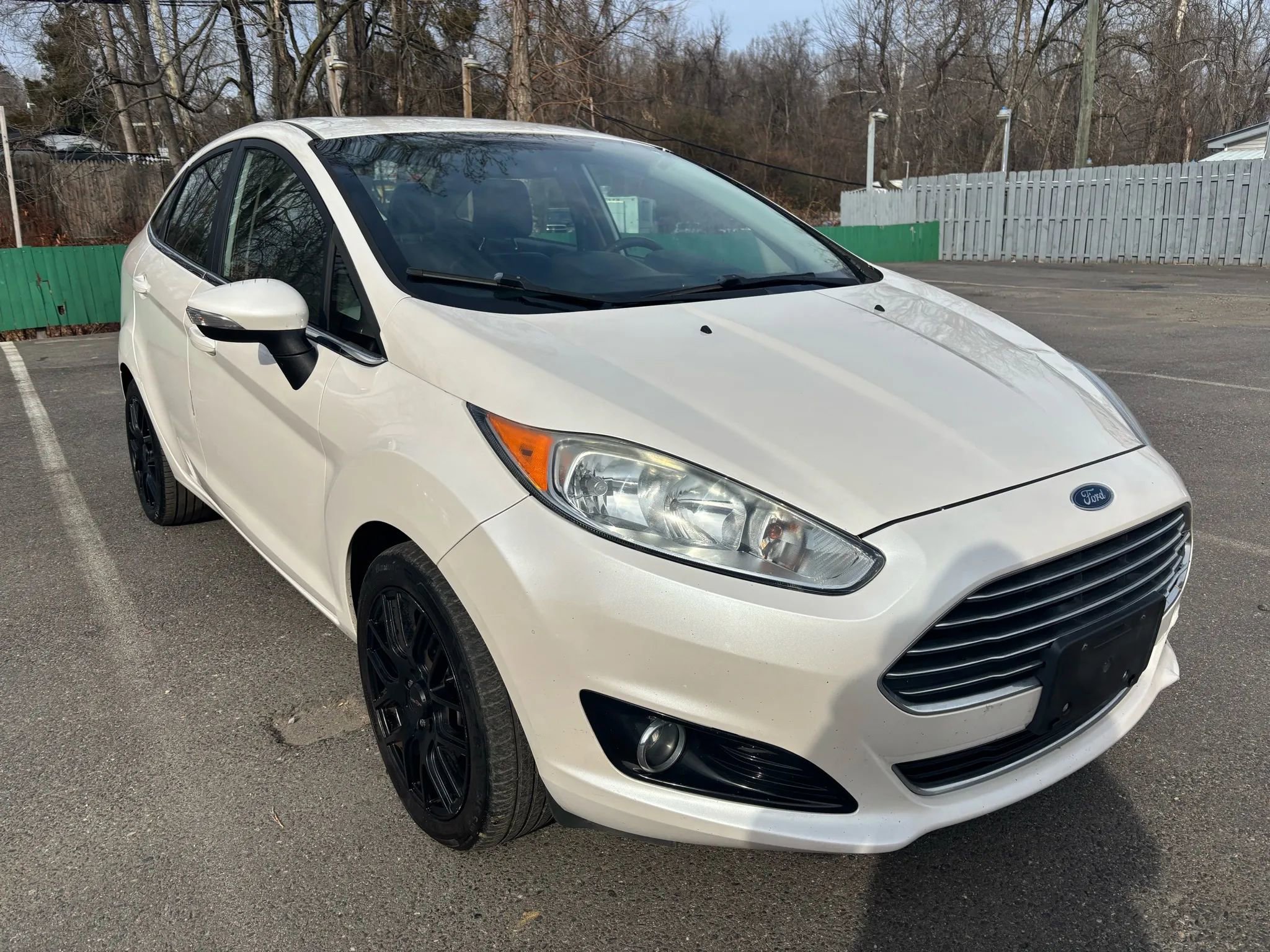 Used 2016 Ford Fiesta Titanium image 3