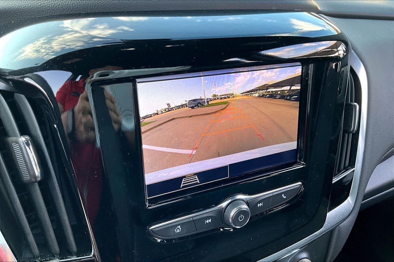 Used 2023 Chevrolet Traverse LT FWD image 24