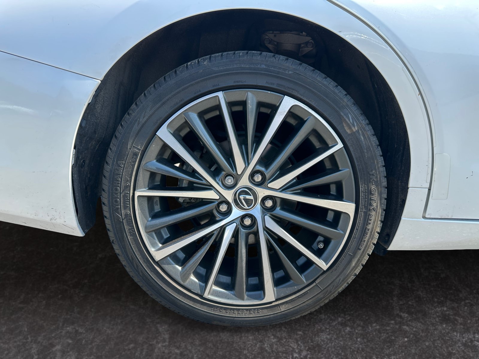 Used 2023 Lexus ES 300h w/ Premium Package FWD image 14