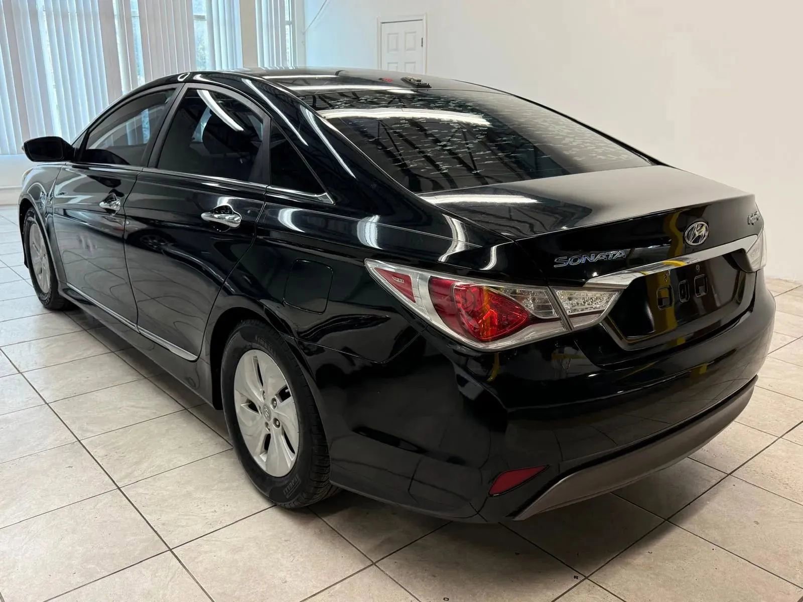 Used 2014 Hyundai Sonata Hybrid FWD image 9
