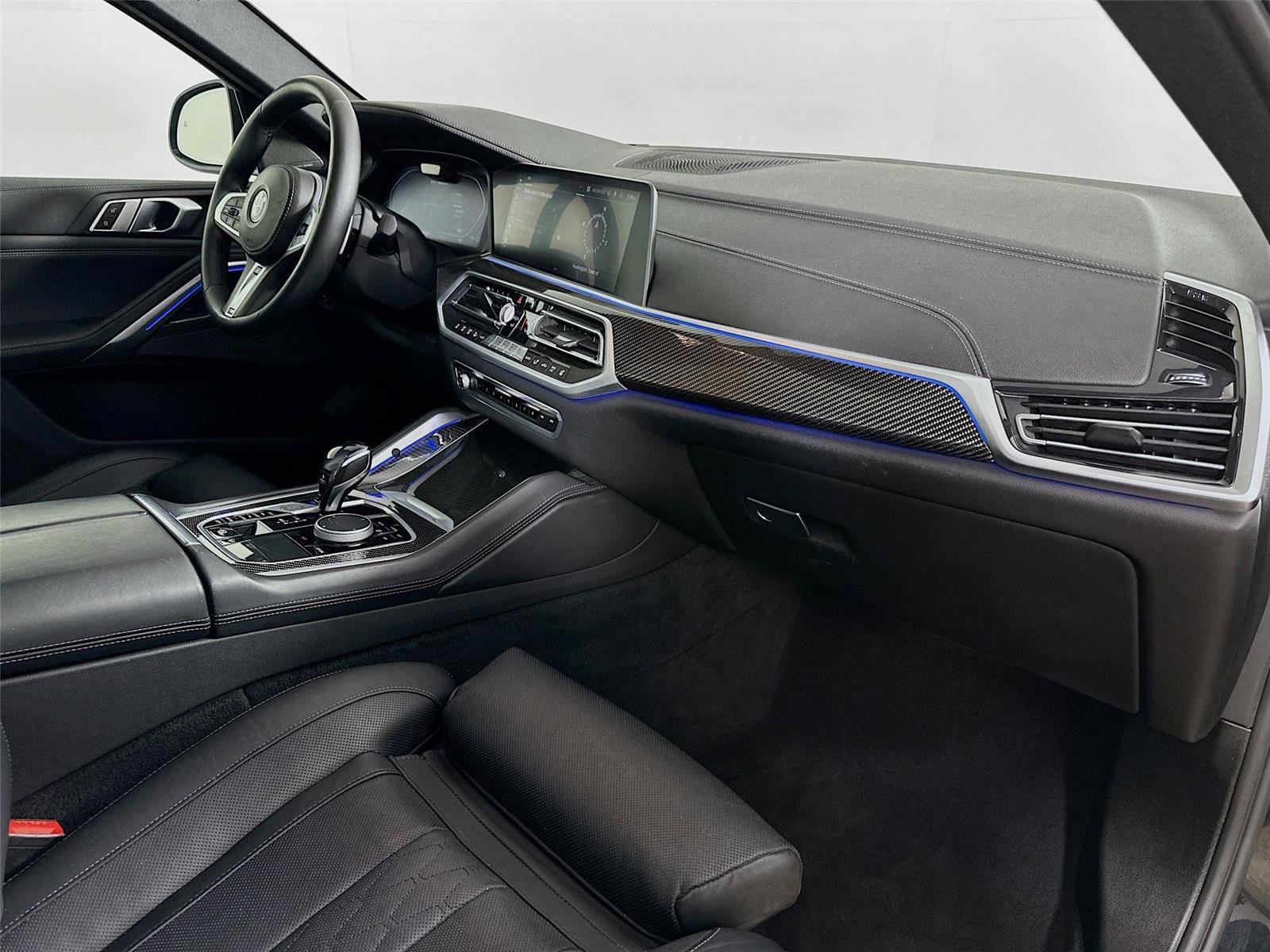 Used 2021 BMW X6 M50i image 31