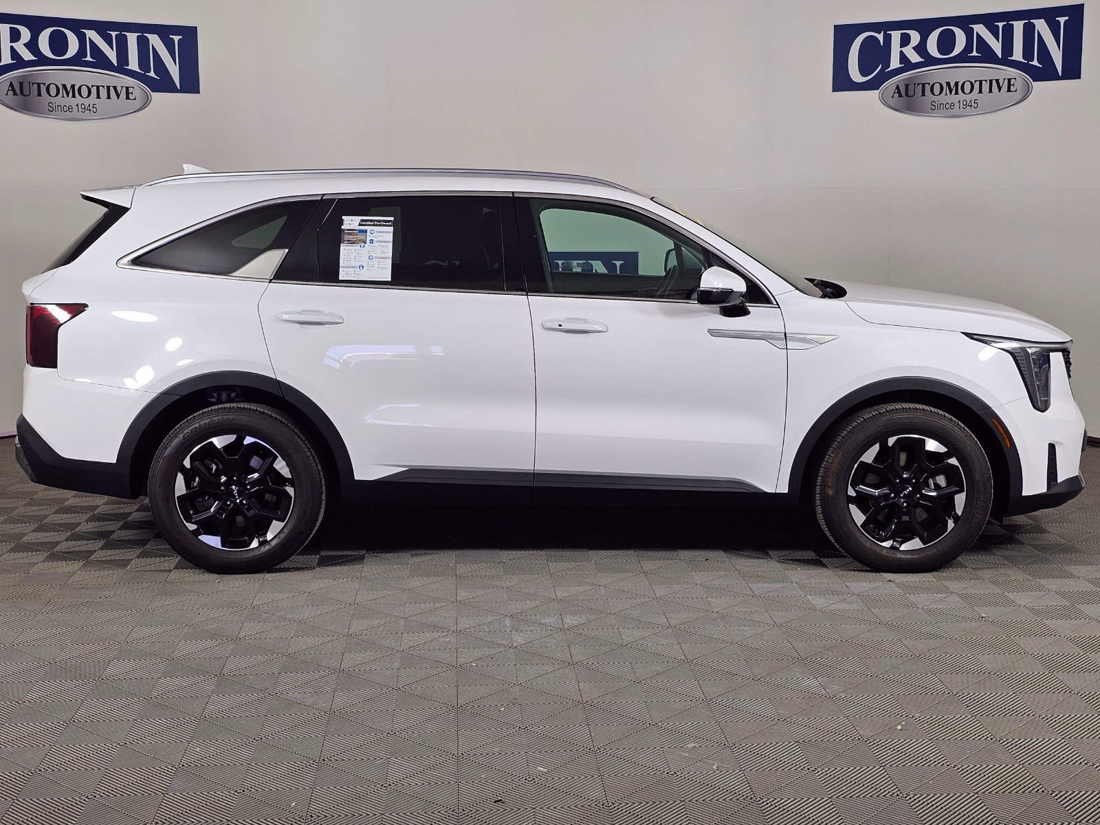 Used 2024 Kia Sorento S w/ Panoramic Sunroof Package FWD image 33