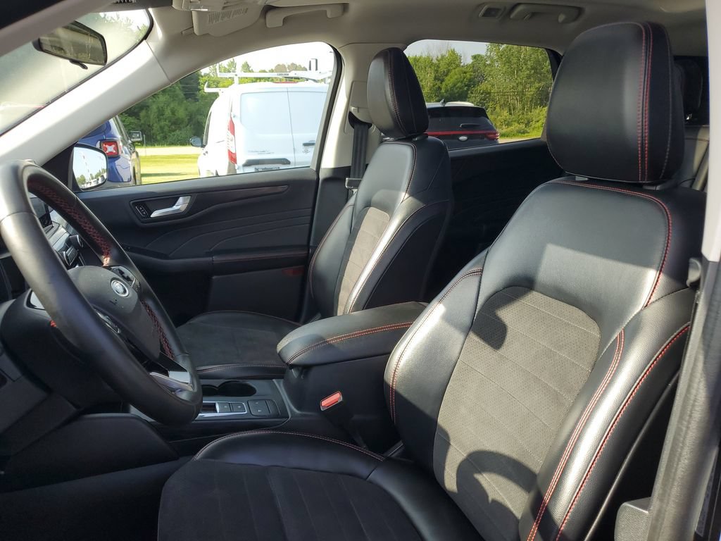 Used 2022 Ford Escape SEL w/ SEL Stealth AWD Package image 8