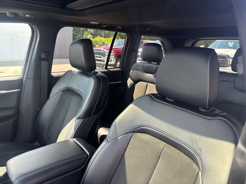 Used 2026 Jeep Grand Cherokee Altitude AWD/4WD image 27