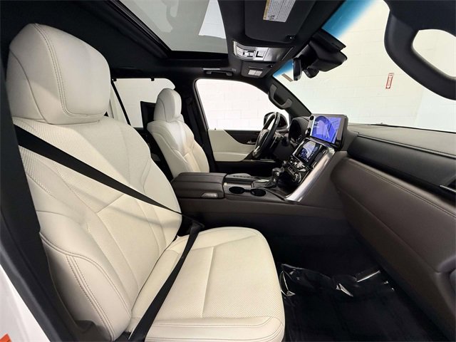 Used 2023 Lexus LX 600 4WD w/ Luxury Package image 14
