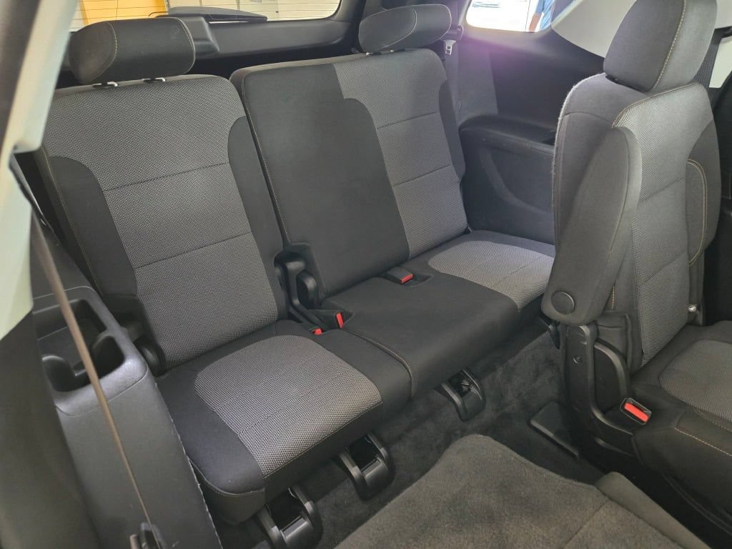 Certified 2019 Chevrolet Traverse LT FWD image 11