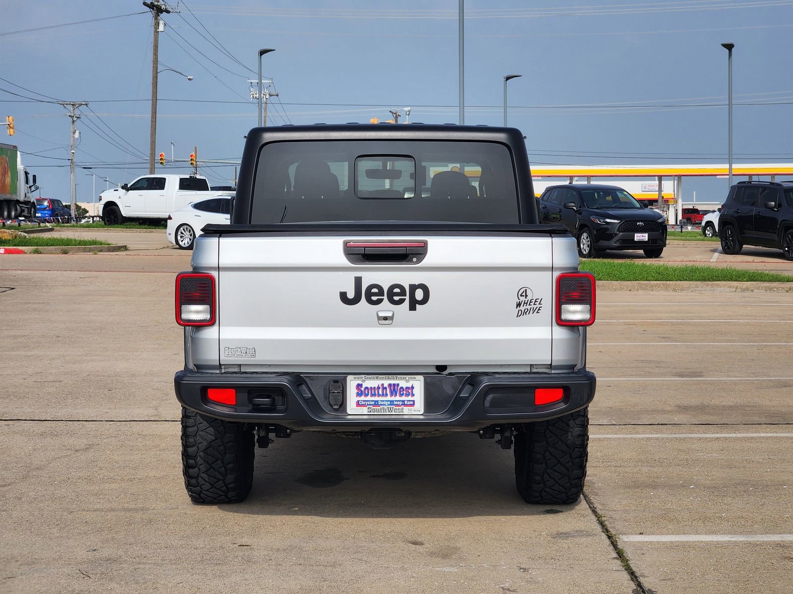 Used 2022 Jeep Gladiator Sport AWD/4WD image 8