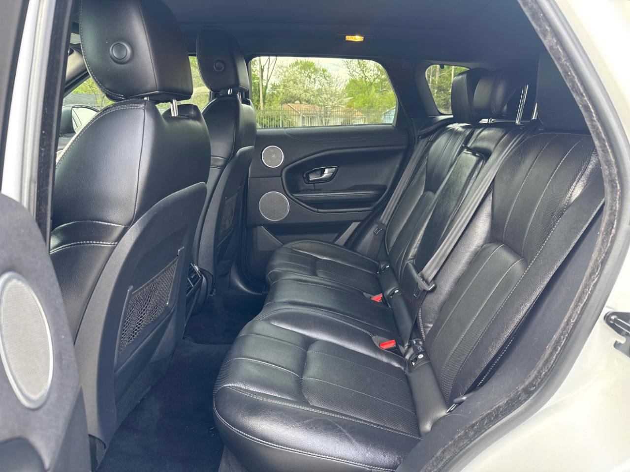 Used 2017 Land Rover Range Rover Evoque SE image 18