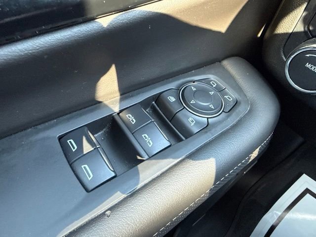 Used 2025 Chevrolet Tahoe Premier AWD/4WD image 24