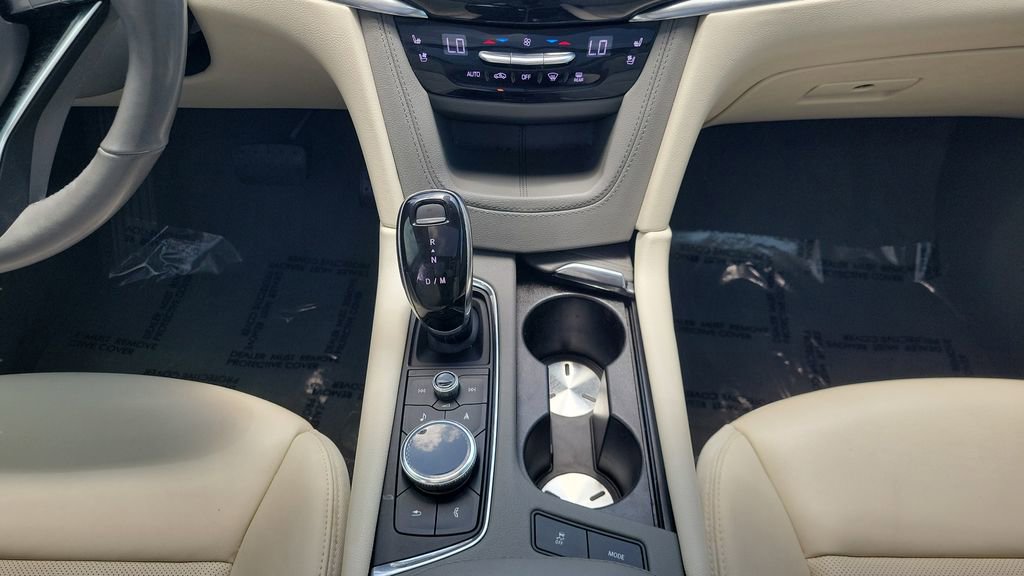 Used 2020 Cadillac XT6 Premium Luxury FWD image 16