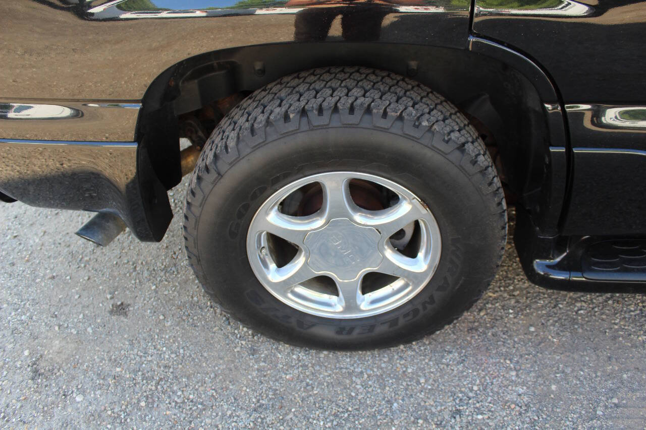Used 2005 GMC Yukon Denali AWD/4WD image 26
