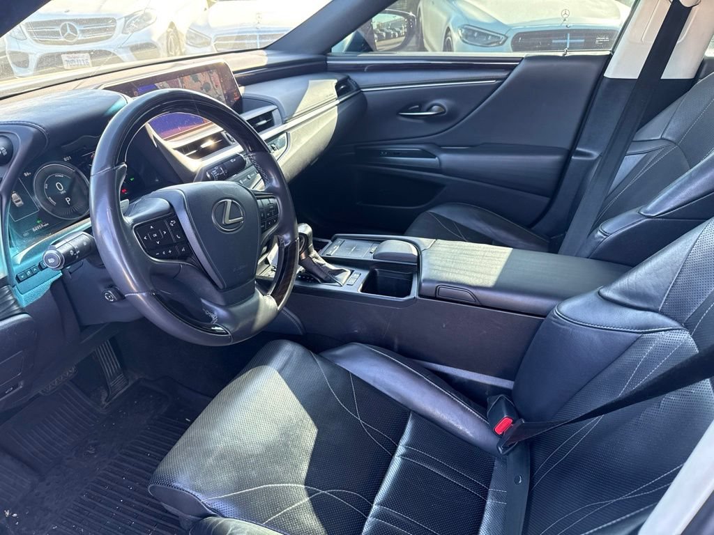 Used 2020 Lexus ES 300h w/ Accessory Package FWD image 9