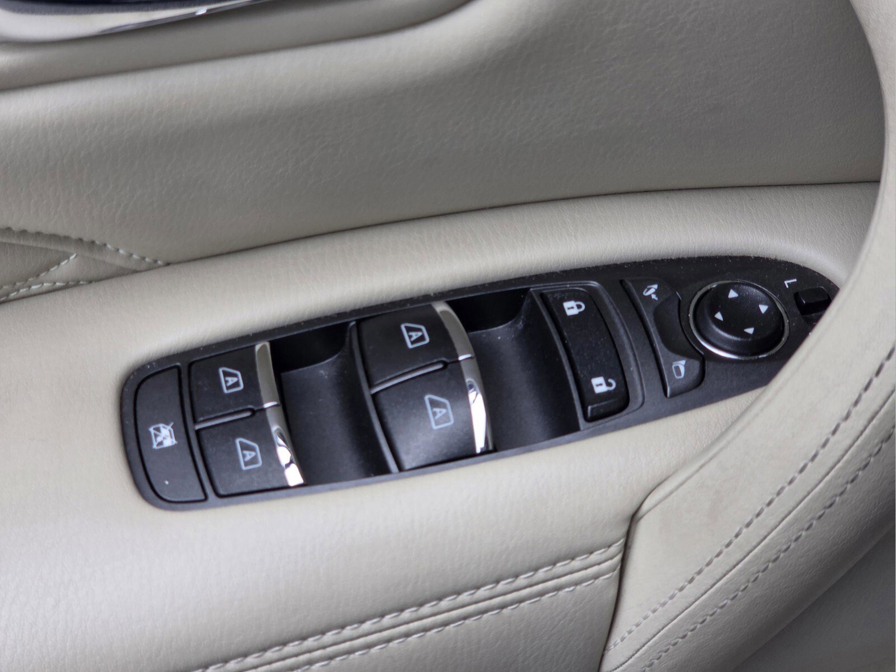 Used 2018 INFINITI QX80 4WD w/ Deluxe Technology Package image 9