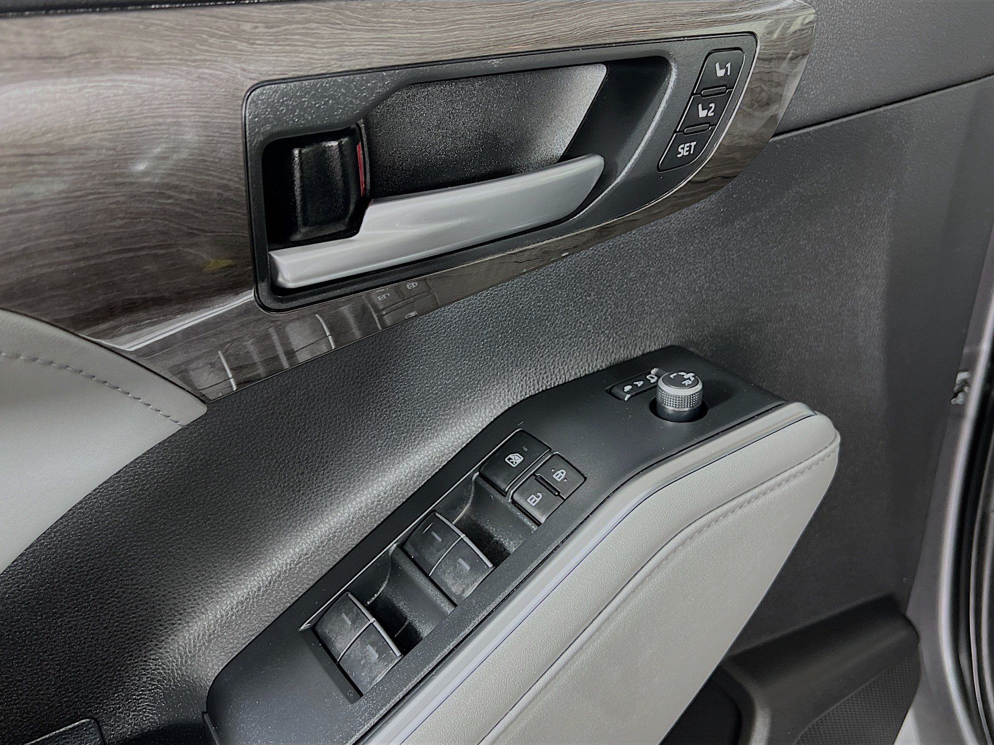 Certified 2023 Toyota Highlander Platinum AWD/4WD image 19