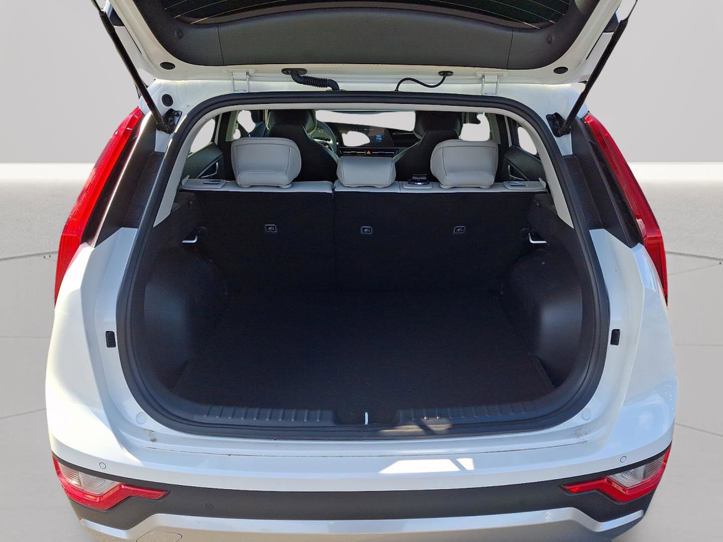Used 2025 Kia Niro EX FWD image 15