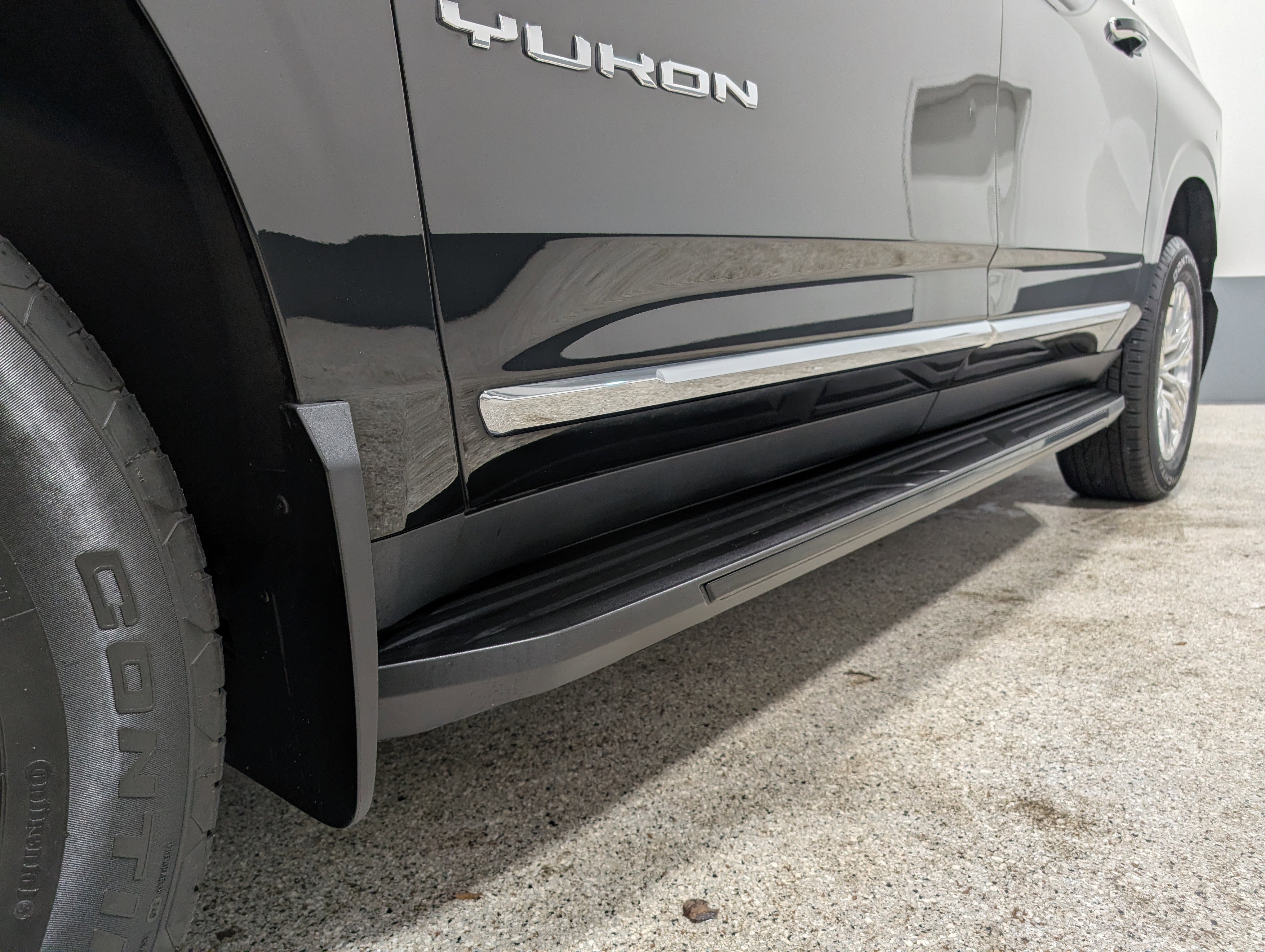 Used 2022 GMC Yukon XL SLT w/ SLT Luxury Package image 9