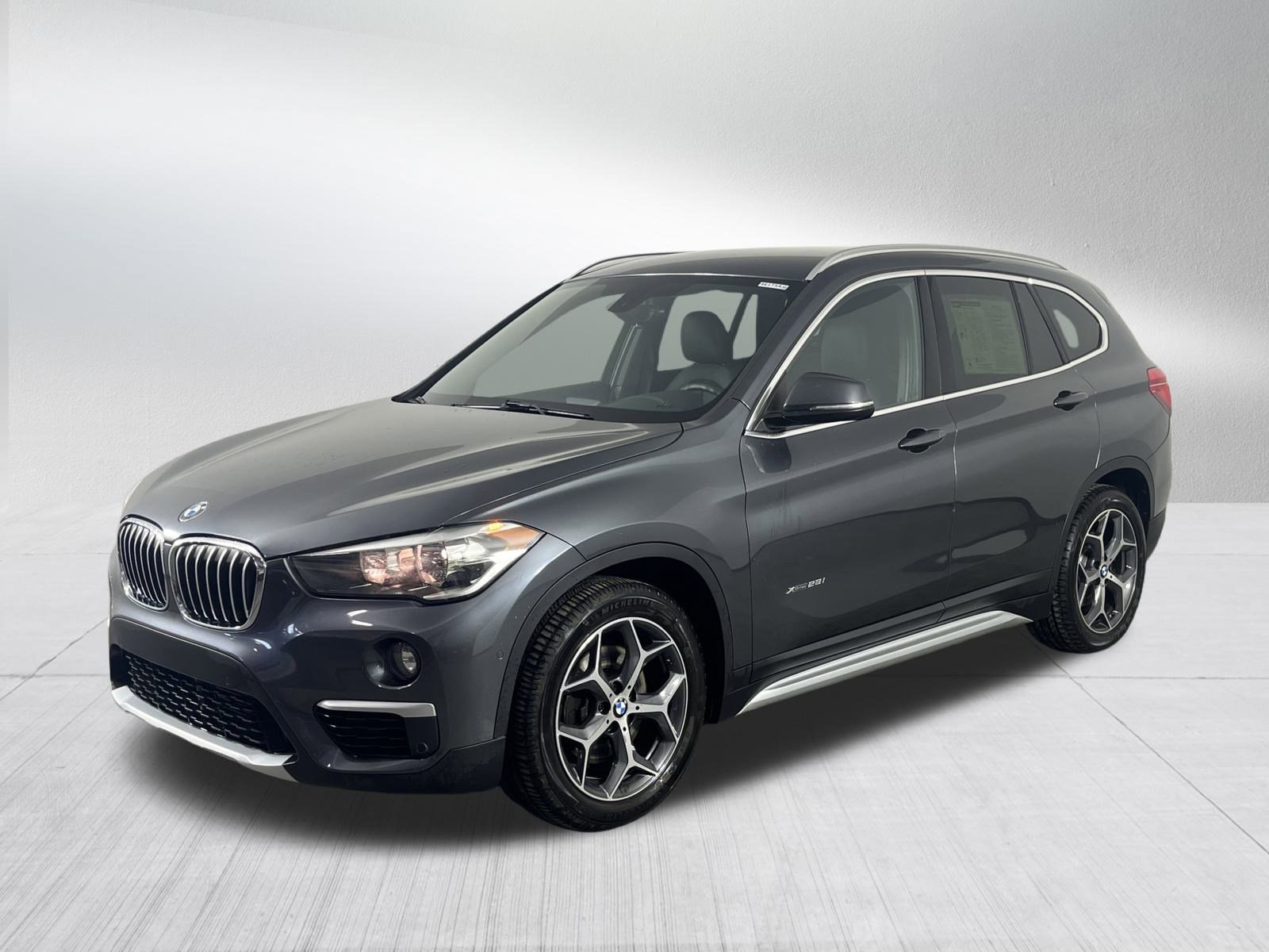 Used 2017 BMW X1 xDrive28i image 3