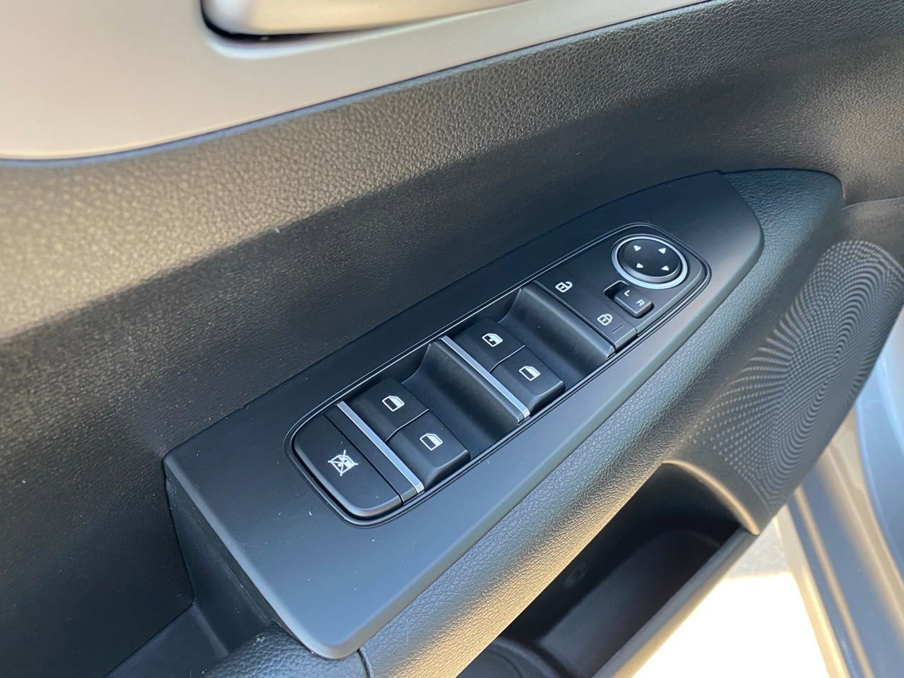 Used 2024 Kia Forte LXS image 13