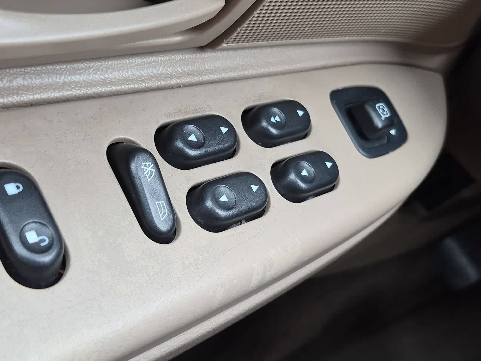 Used 2004 Mercury Grand Marquis LS RWD image 29