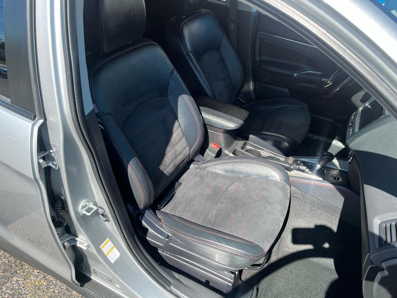 Used 2018 Mitsubishi Outlander Sport SE AWD/4WD image 29